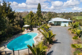 Retro River Retreat - Kerikeri Holiday Home